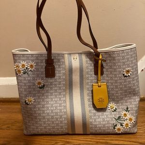 Tory Burch Gemini Link Canvas Appliqué Tote